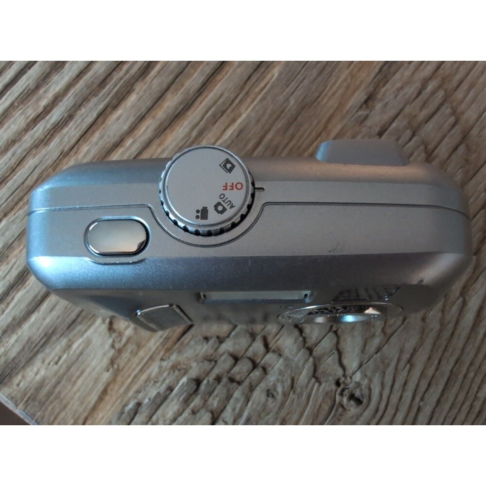 Kodak EasyShare C310 4.0MP 35mm Compact Digital Camera Parts Only Not Tested - Picture 4 of 16